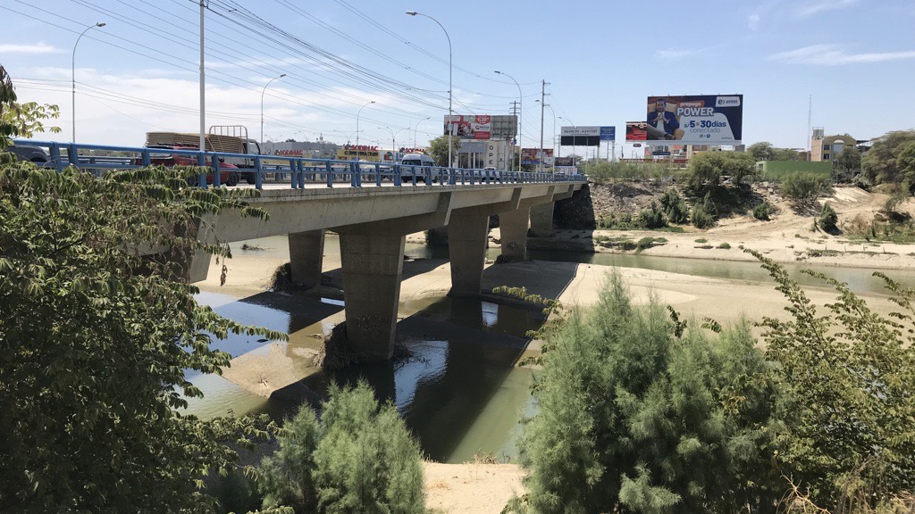 Brücke in der Stadt Piura, Peru