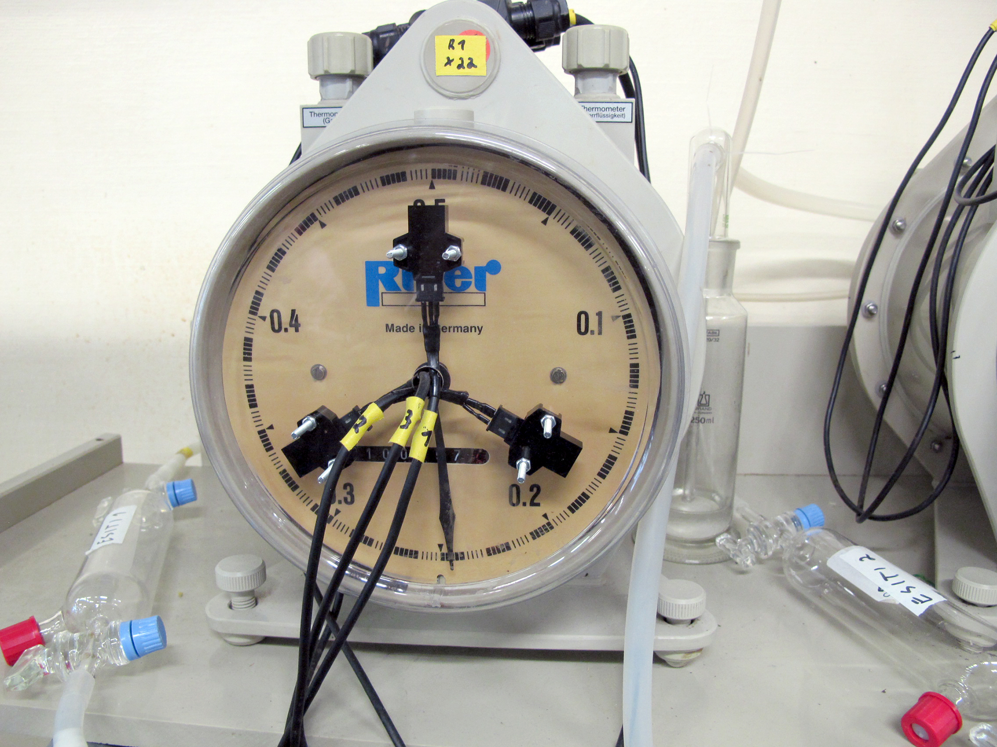 Gas meter with electronic sensors for continuous recording of biogas production.