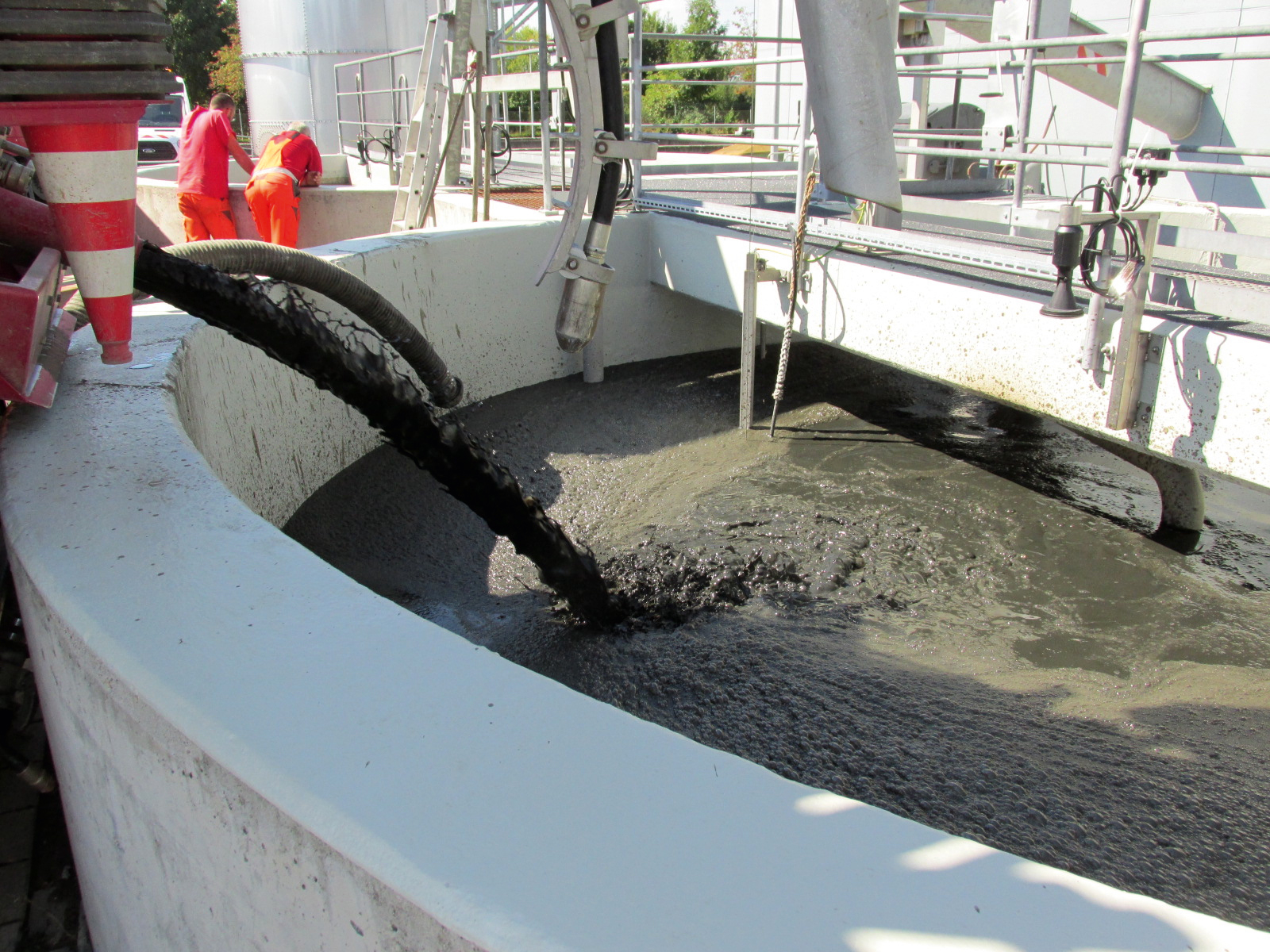 Digested sludge from a neighboring wastewater treatement plant (WWTP) is delivered for inoculation.